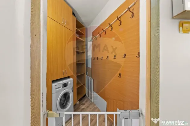Apartament de vânzare cu 4 camere decomandat - Zona Intim - Arad (Arad)