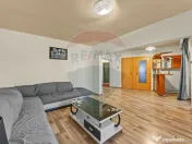 Apartament de vânzare cu 4 camere decomandat - Zona Intim 