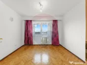 Apartament de vânzare cu 4 camere decomandat - Zona Intim 