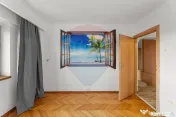 Apartament de vânzare cu 4 camere decomandat - Zona Intim 