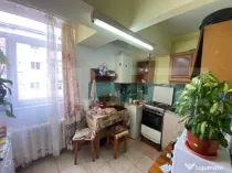 Garsoniera situata la etajul 3, zona Cetate