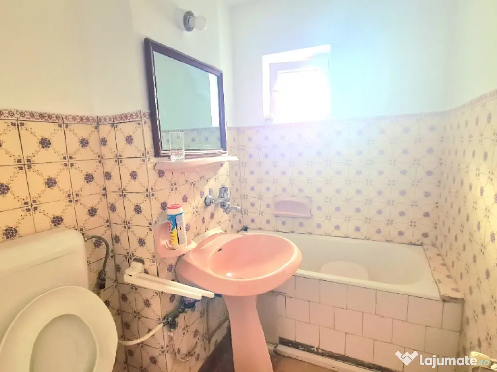 Vand apartament 2 camere, dec. et. 1, balcon mare, Curtea de Arges, str. Elena Cuza