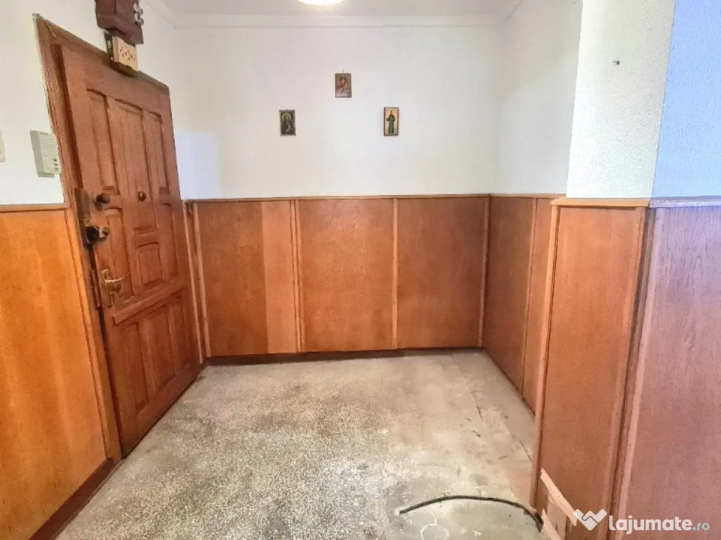 Vand apartament 2 camere, dec. et. 1, balcon mare, Curtea de Arges, str. Elena Cuza