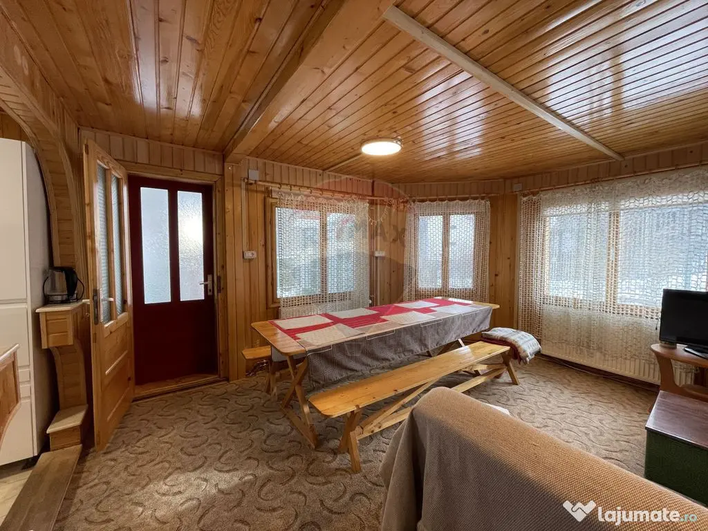 Vanzare Casă de vacanta in Predeal, langa padure, teren ...