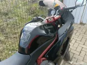 Moto Kawasaki ER6F 650 2006 – lovită dreapta – pornește