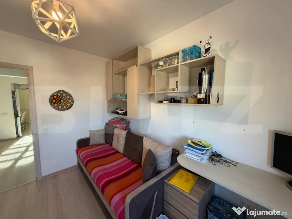 Apartament de vânzare, cu 3 camere
