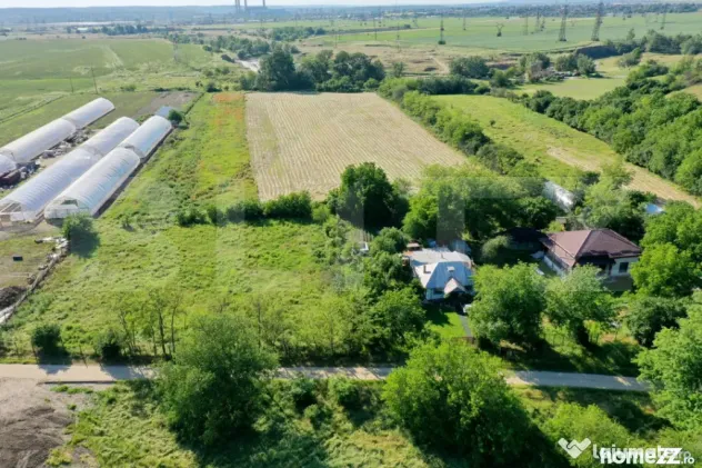 Teren EV și IV cu casă, 29.600 mp, utilități și acces f