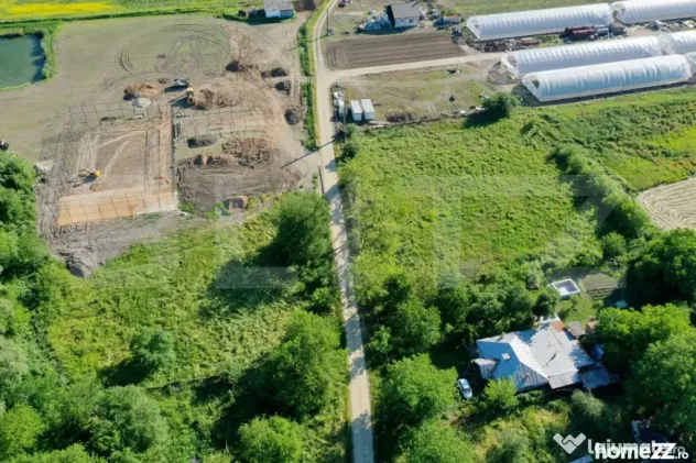 Teren EV și IV cu casă, 29.600 mp, utilități și acces f