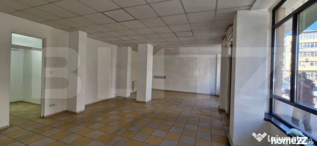 Spațiu comercial, 82 mp, zona Micro 11