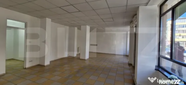 Spațiu comercial, 82 mp, zona Micro 11