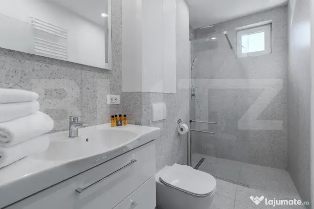 Apartament modern cu 3 camere, central, etaj 1