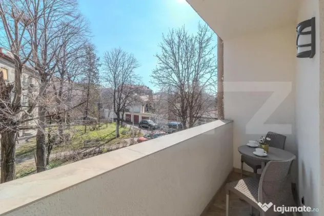 Apartament modern cu 3 camere, central, etaj 1