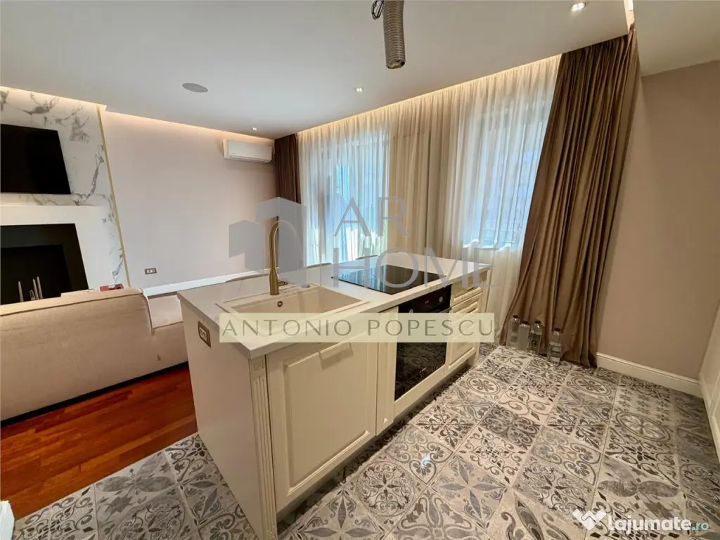 Apartament 3 camere alcatuit din 2 ap de 2 camere unite,Ploi