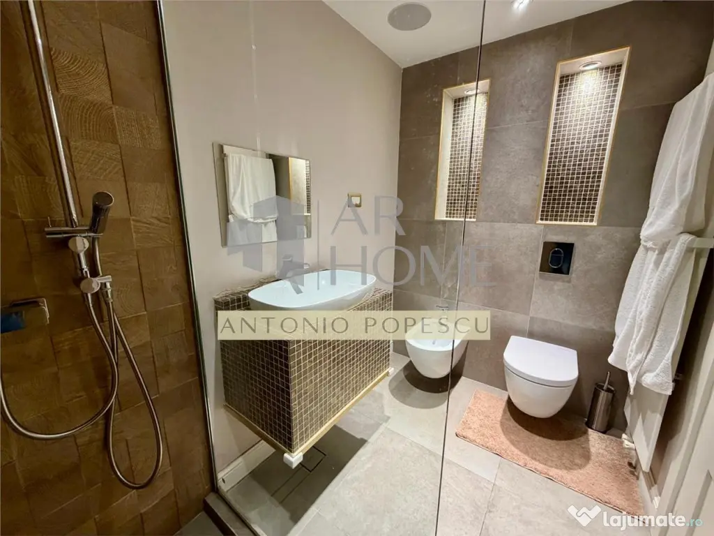 Apartament 3 camere alcatuit din 2 ap de 2 camere unite,Ploi