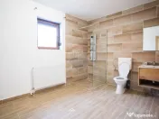 Casă individuală de Vânzare, 242mp utili+ teren de 380... 