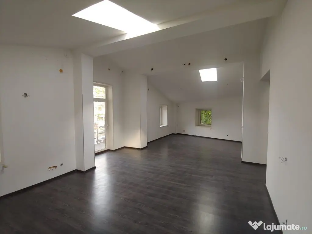 Spatiu comercia ,birouri 120 mp Dacia