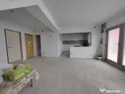 Imobil cu 2 constructii, anexe și 670 mp teren, utilități 