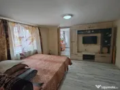 Imobil cu 2 constructii, anexe și 670 mp teren, utilități 