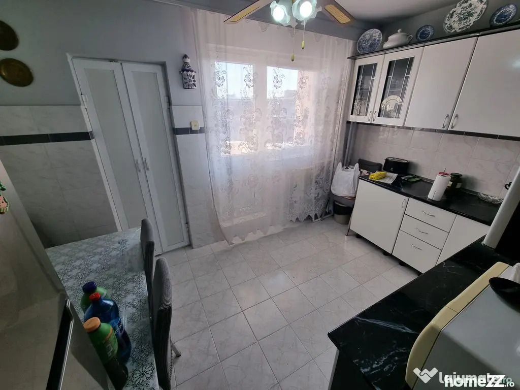 Apartament 3 camere zona Capitol - Constanta (Constanta)