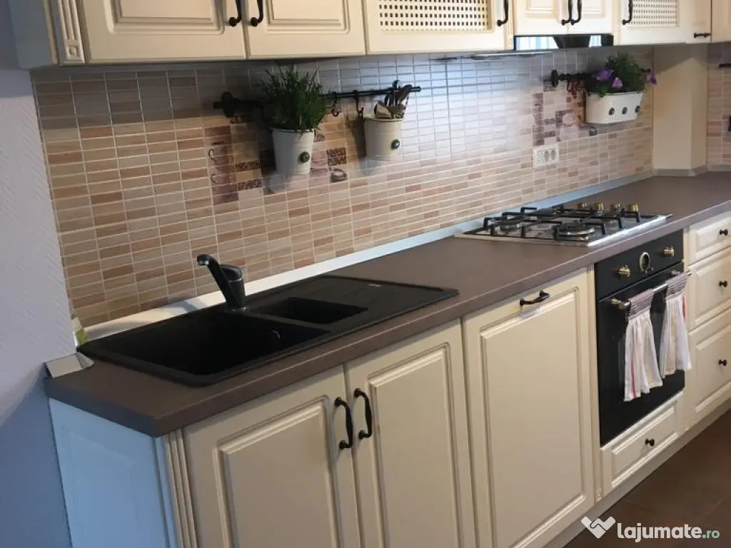 Proprietar - apartament 4 cam. 2 bai / balcoane, centrala, parcare ADP Sos. Salaj