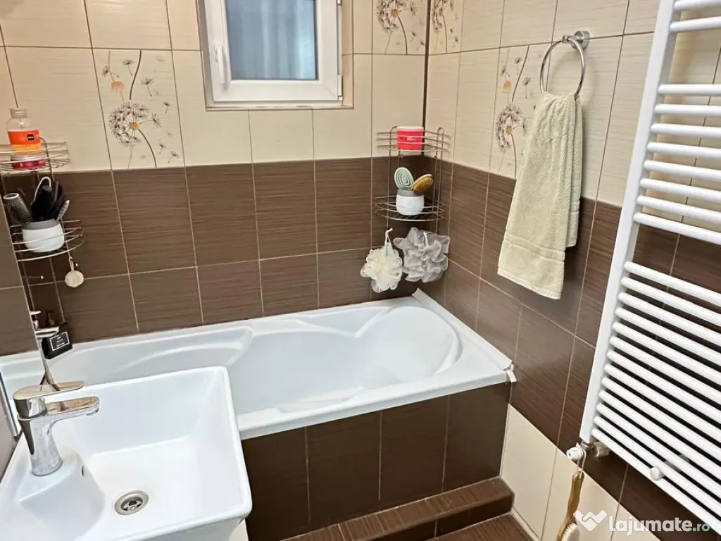 Proprietar - apartament 4 cam. 2 bai / balcoane, centrala, parcare ADP Sos. Salaj