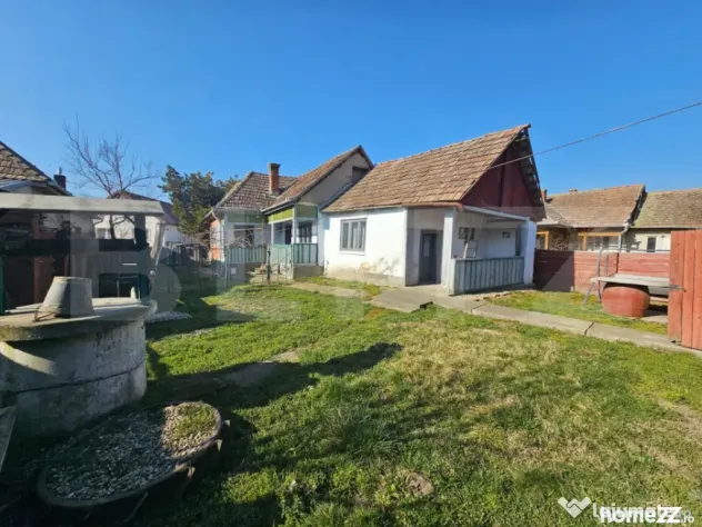 Casă din cărămidă, 4 camere, șură și curte mare – S - Sancel (Alba)