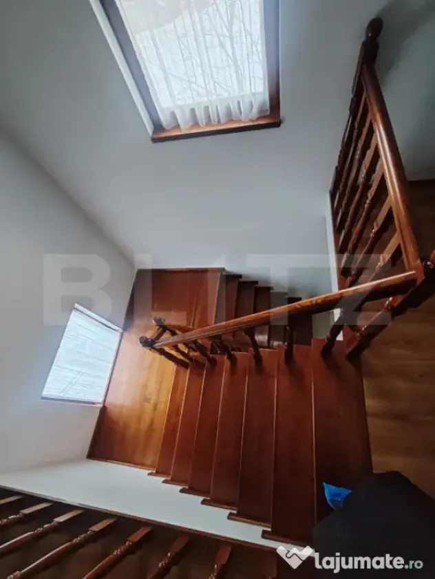 Casă individuală, 150 mp, teren 10.000mp, la periferia Suc