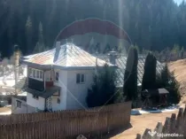 Case cu 7 camere de vânzare în comuna Panaci, sat Drăg...