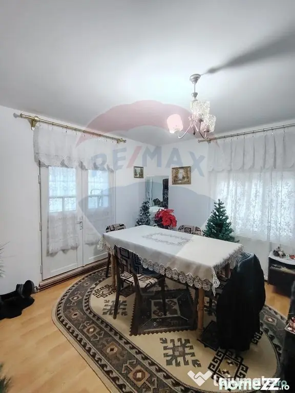 Case cu 7 camere de vânzare în comuna Panaci, sat Drăg...