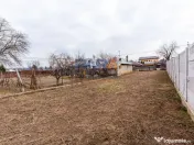 Grădină 300 mp - în oraș 