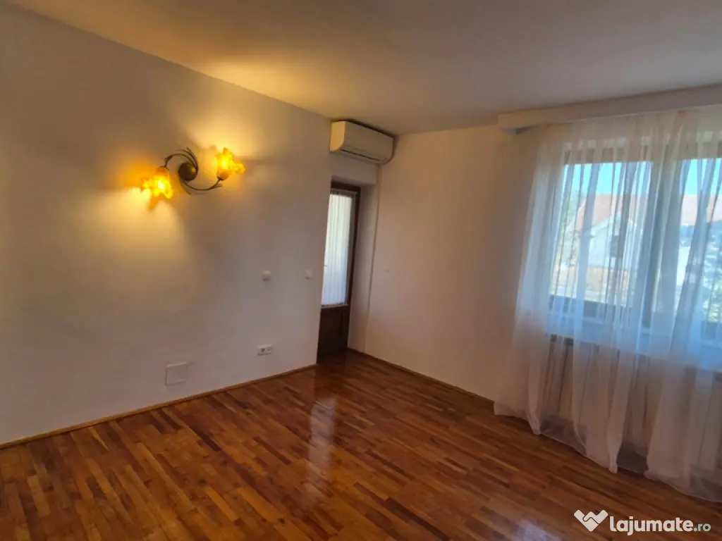 Vila Lux 6 camere, Garaj & Piscina & Terasa SU 300 mp, Teren