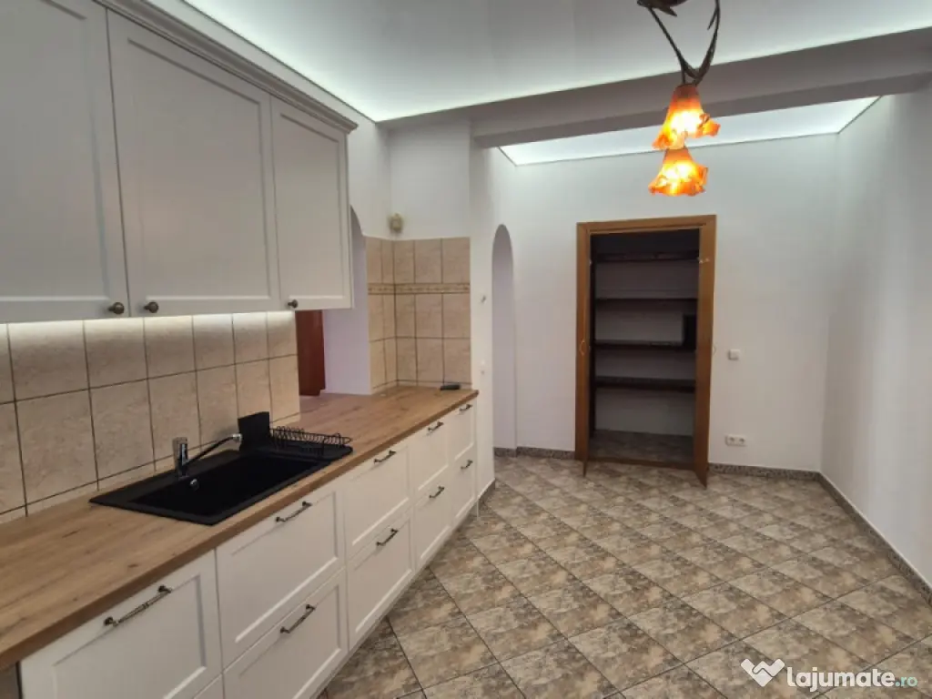 Vila Lux 6 camere, Garaj & Piscina & Terasa SU 300 mp, Teren