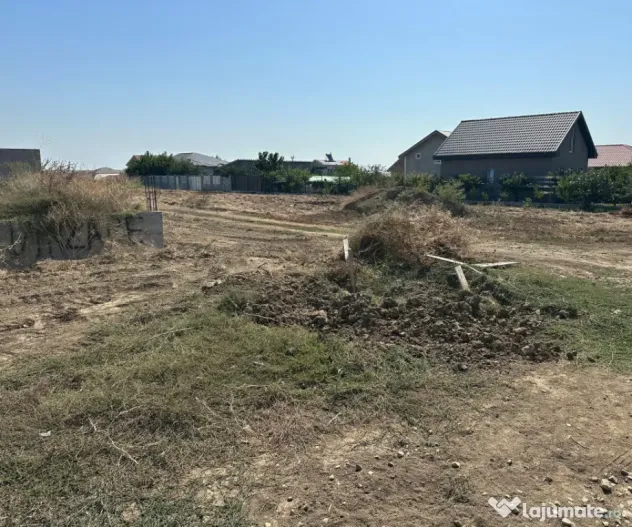 Teren intravilan Lazu, 421 mp, deschidere 20 ml, fundație e
