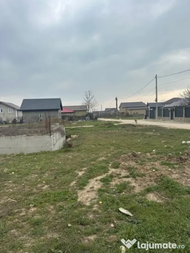 Teren intravilan Lazu, 421 mp, deschidere 20 ml, fundație e
