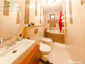 Apartament cu 3 camere, 2 băi, zona Centrala, Arad 