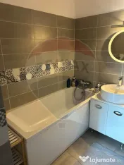 Apartament cu 2 camere de închiriat în zona 1 Decembrie... 