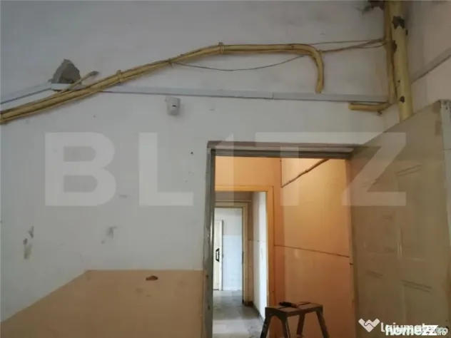 Cladire vanzare pe 3 nivele suprafata 600 mp - Filipestii De Padure (Prahova)