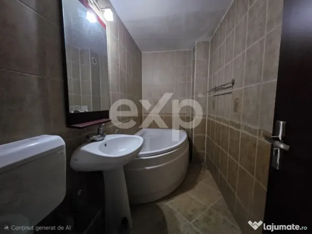 Apartament de vanzare 4 camere zona Nerva Traian
