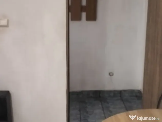 Garsoniera de închiriat