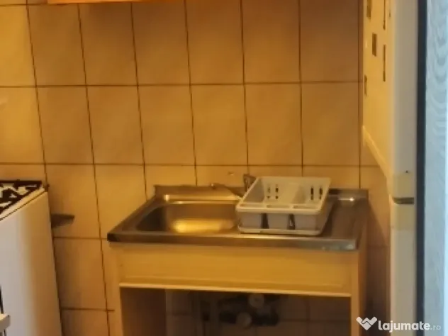 Garsoniera de închiriat