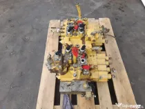 Distribuitor hidraulic Caterpillar 114-1085 pentru excavator pe senile Caterpill