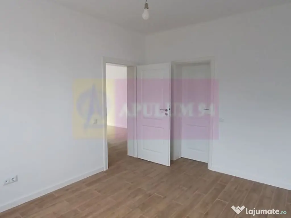 Săbăreni, casă nouă tip parter, cu pod mansardabil