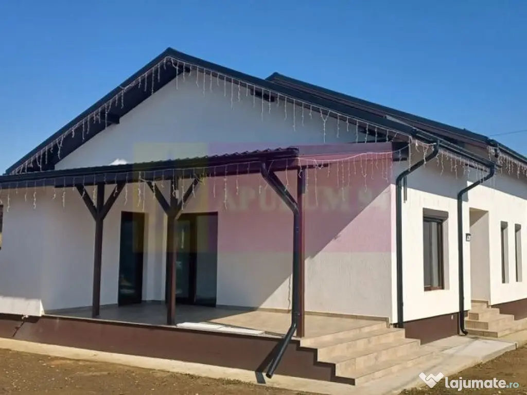 Săbăreni, casă nouă tip parter, cu pod mansardabil