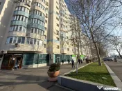 Metrou Aparatorii Patrie 3 cam bloc 1985 et 2 