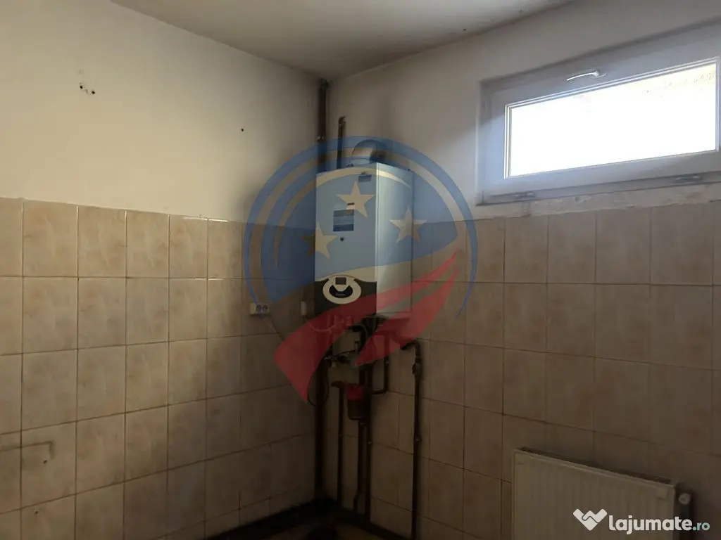 Vilă spațioasă D+P+E+M, 400 mp | Curte generoasă 400 ...