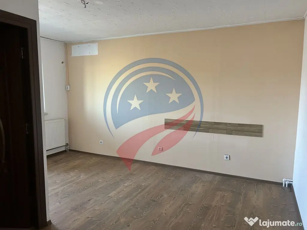 Vilă spațioasă D+P+E+M, 400 mp | Curte generoasă 400 ...