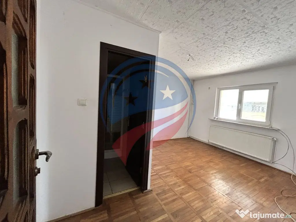 Vilă spațioasă D+P+E+M, 400 mp | Curte generoasă 400 ...