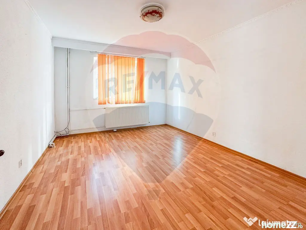 Clădire multifuncțională D+P+E+M situată în Constan?...