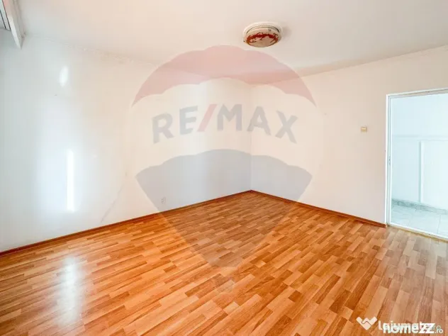 Clădire multifuncțională D+P+E+M situată în Constan?...