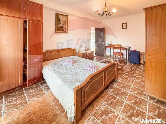 Clădire multifuncțională D+P+E+M situată în Constan?...